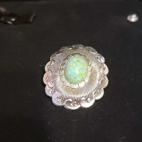Jewelry - Vintage Oval Scarf Catch